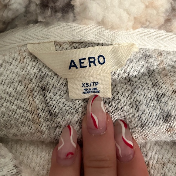 Sherpa Sweater - Plaid - Picture 5 of 5